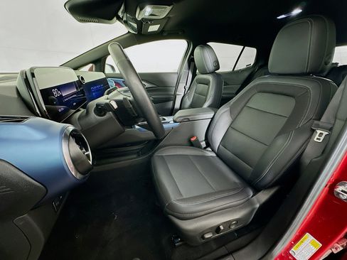 Used 2024 Chevrolet Equinox EV LT image 13