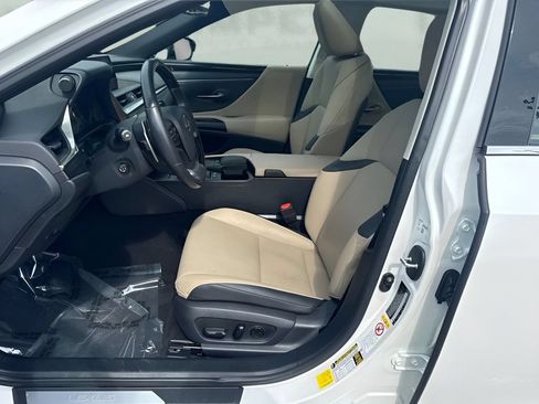 Used 2019 Lexus ES 300h w/ Premium Package FWD image 9