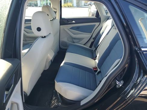 New 2026 Volkswagen Jetta SE FWD image 10
