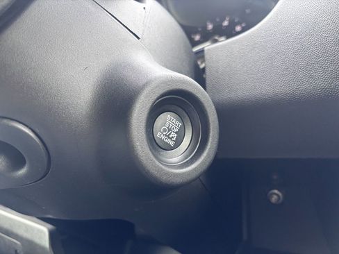 Used 2025 RAM ProMaster 2500 w/ Convenience Group image 21