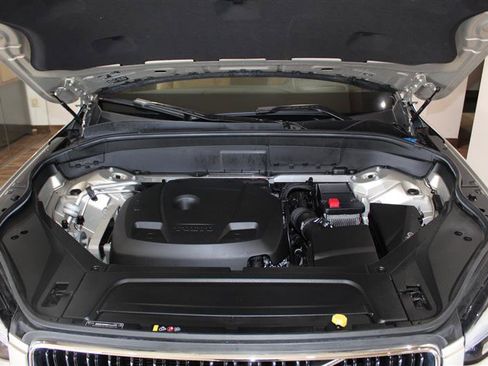 Used 2017 Volvo XC90 T5 Momentum AWD/4WD image 13