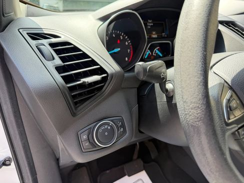 Used 2017 Ford Escape SE w/ Equipment Group 201A AWD/4WD image 27