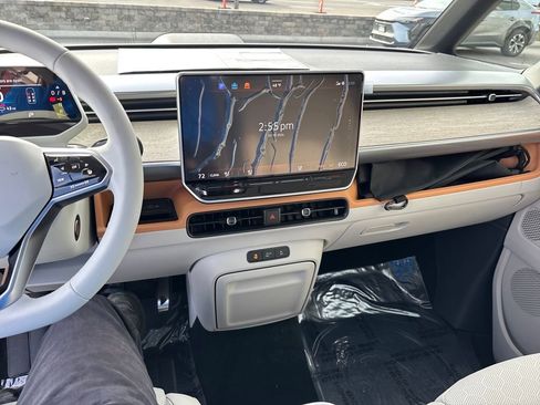 New 2025 Volkswagen ID. Buzz Pro S Plus AWD/4WD image 17