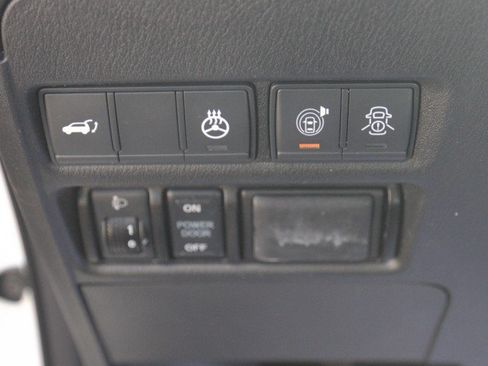 Used 2019 Nissan Armada Platinum w/ Captain's Chairs Package AWD/4WD image 18