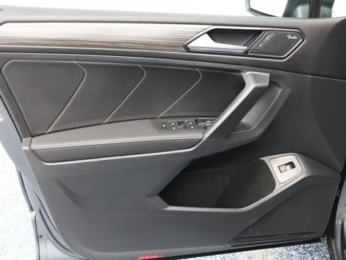 Used 2023 Volkswagen Tiguan SEL R-Line image 8