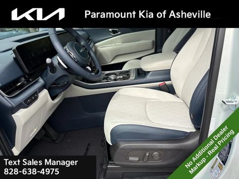New 2026 Kia Carnival EX FWD image 17