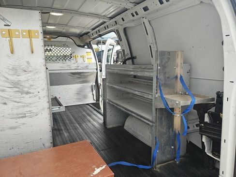 Used 2014 Chevrolet Express 2500 image 7