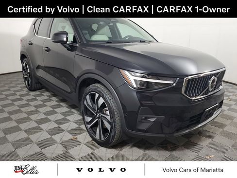 Certified 2025 Volvo XC40 B5 Plus image 1