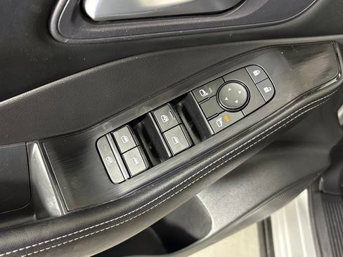 Used 2024 Nissan Rogue SV FWD image 15