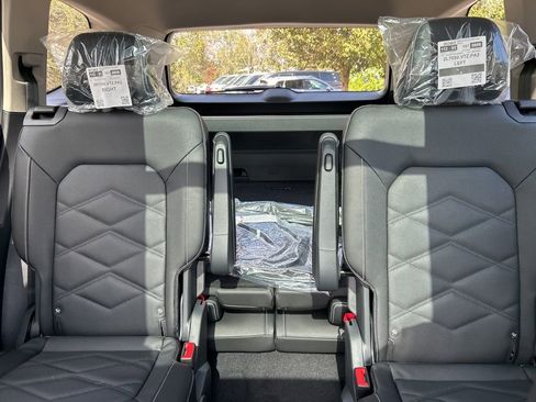 New 2026 Volkswagen Atlas SE image 13