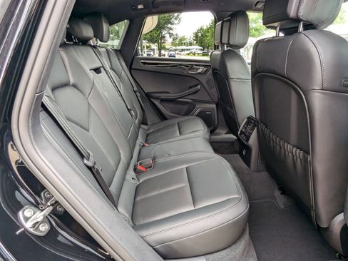 Used 2025 Porsche Macan image 24