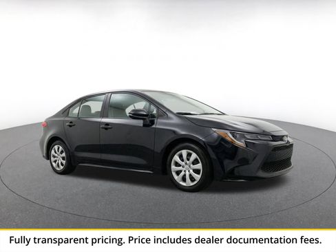 Used 2025 Toyota Corolla LE FWD image 1