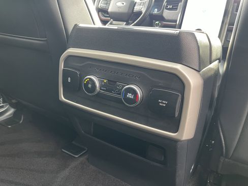 Used 2022 Ford Expedition Max Limited image 29