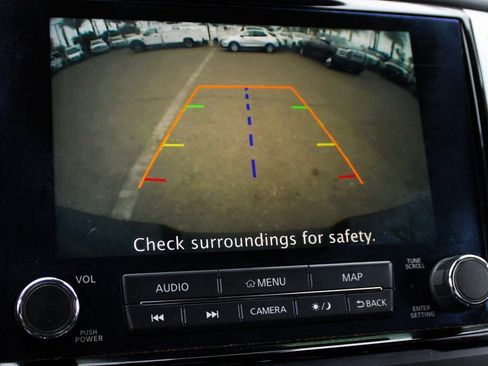 Used 2021 Nissan Titan SV w/ SV Convenience Package image 27