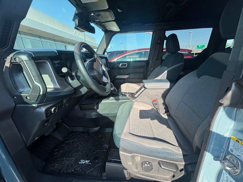 Used 2023 Ford Bronco Outer Banks AWD/4WD image 9