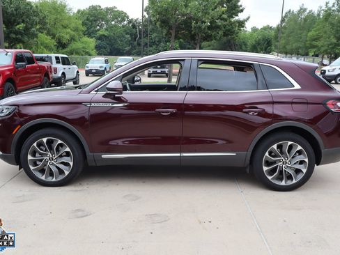 Used 2023 Lincoln Nautilus Reserve AWD/4WD image 7