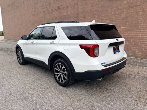 Used 2023 Ford Explorer ST-Line w/ Class IV Trailer Tow Package AWD/4WD image 3