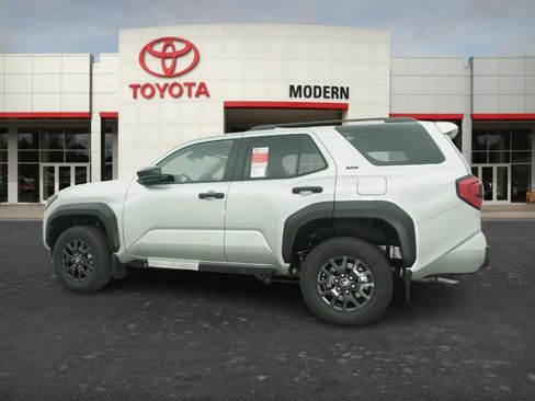 New 2026 Toyota 4Runner SR5 AWD/4WD image 11