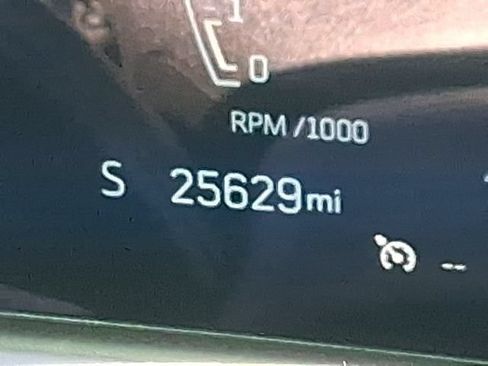 Used 2024 Cadillac XT4 Luxury w/ LPO, Floor Liner Package FWD image 13