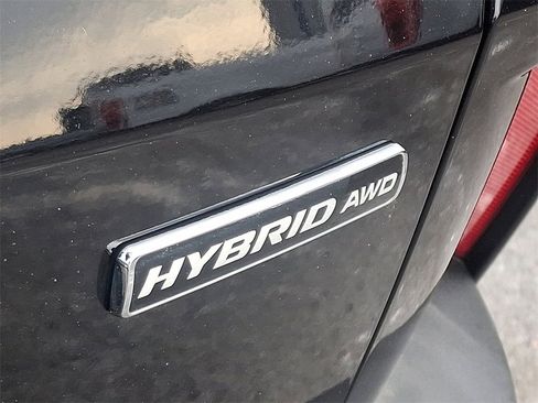 Certified 2022 Ford Escape Titanium w/ Titanium Elite Package image 31