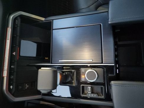 Used 2025 Toyota Tundra Platinum image 30