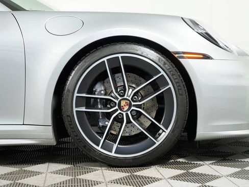Certified 2025 Porsche 911 Carrera RWD image 19