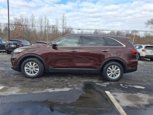 Used 2019 Kia Sorento LX image 4