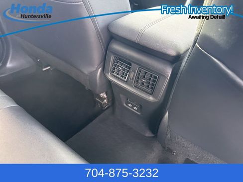 Used 2023 Toyota RAV4 XLE Premium image 16