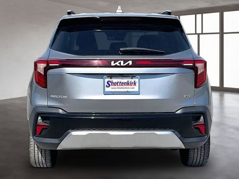 Used 2024 Kia Seltos SX w/ SX Sunroof Package image 5
