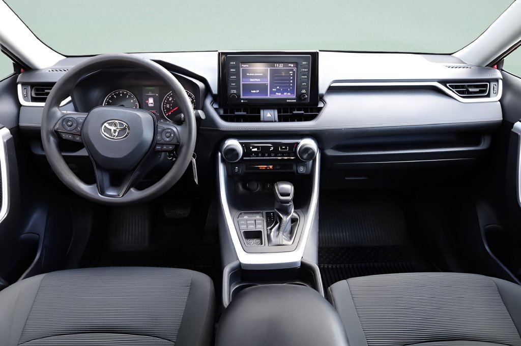 Used 2021 Toyota RAV4 LE AWD/4WD image 29
