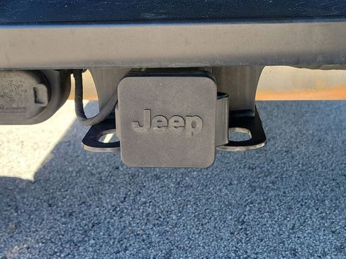 Used 2019 Jeep Wrangler Unlimited Sahara image 7