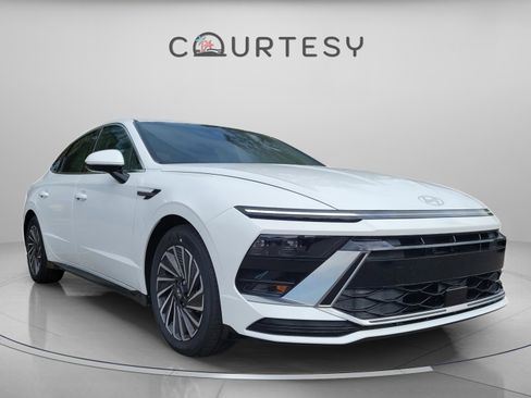 New 2025 Hyundai Sonata SEL image 4