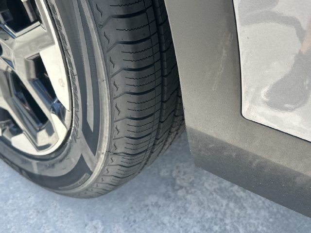 Certified 2025 Kia Sorento S FWD image 11