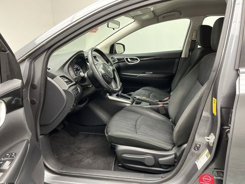 Used 2019 Nissan Sentra SV image 3
