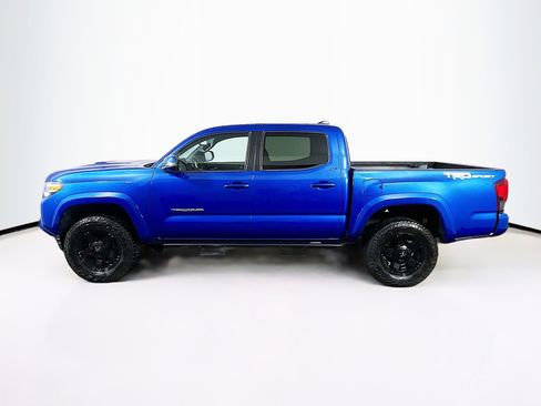 Used 2018 Toyota Tacoma TRD Sport image 4