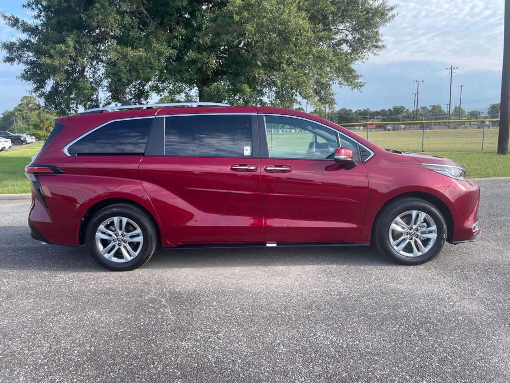 New 2026 Toyota Sienna Limited FWD image 8