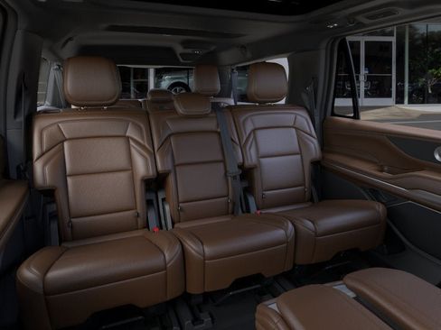 New 2026 Lincoln Navigator L Reserve AWD/4WD image 11