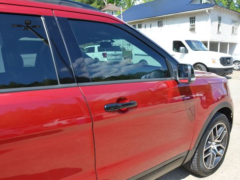 Used 2017 Ford Explorer Sport AWD/4WD image 8