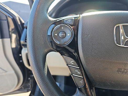 Used 2017 Honda Accord LX image 21