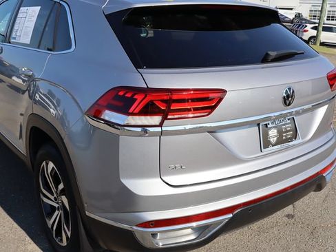 Used 2021 Volkswagen Atlas Cross Sport SEL Premium AWD/4WD image 13