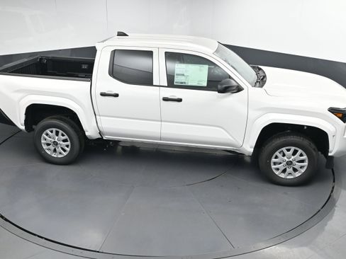 New 2025 Toyota Tacoma SR image 30