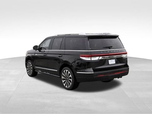 Used 2022 Lincoln Navigator Reserve AWD/4WD image 3