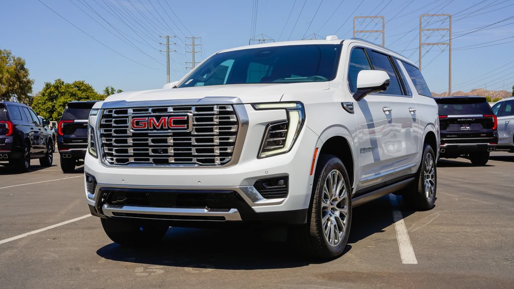 New 2026 GMC Yukon XL Denali w/ Denali Reserve Package AWD/4WD image 2