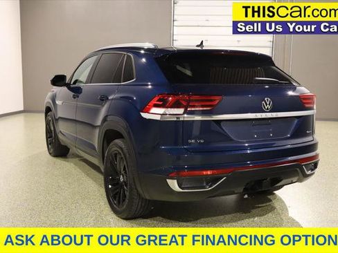 Used 2023 Volkswagen Atlas Cross Sport SE w/ Panoramic Sunroof Package image 5