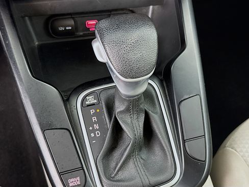 Used 2020 Kia Soul LX image 19