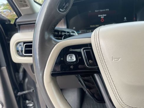 Used 2020 Lincoln Aviator Reserve w/ Equipment Group 202A AWD/4WD image 17