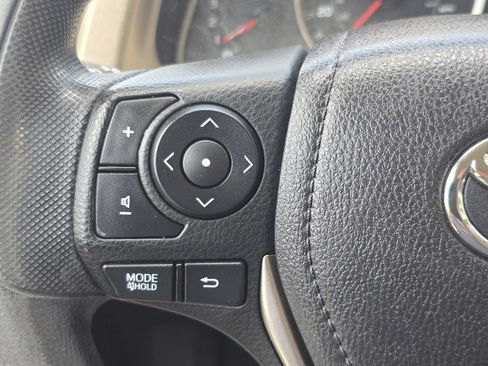 Used 2013 Toyota RAV4 LE FWD image 13