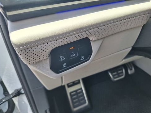 Used 2025 Volkswagen Atlas SEL Premium R-Line AWD/4WD image 20