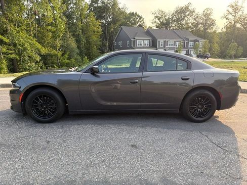 Used 2020 Dodge Charger SXT w/ Cold Weather Package RWD image 6