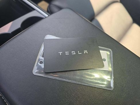 Used 2023 Tesla Model 3 Standard Range RWD image 9